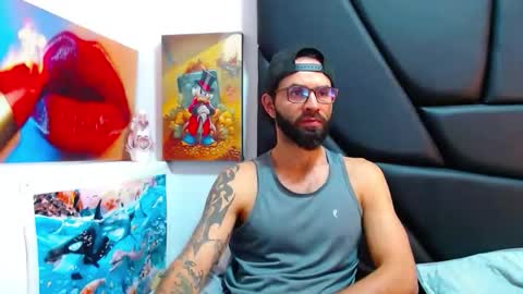 akiles online show from March 26, 11:43 pm