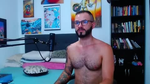 Snapshot of akiles_r chatting on February 10, 11:02 pm akiles online show from February 10, 11:02 pm