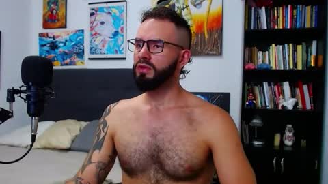 Snapshot of akiles_r chatting on October 16, 11:14 pm akiles online show from October 16, 11:14 pm