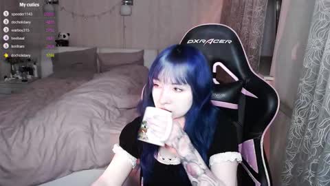 akirahartyx online show from March 12, 4:44 pm