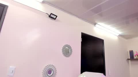 Maeve  online show from February 5, 4:47 pm