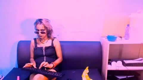 alanadelray online show from March 10, 11:12 am