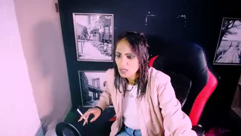 alanadelray online show from November 24, 7:29 am