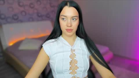 alanamell online show from January 21, 6:45 pm