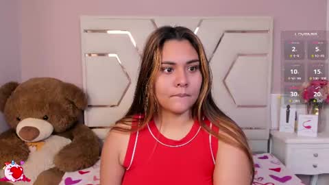 alanarousse_ online show from June 25, 12:10 pm