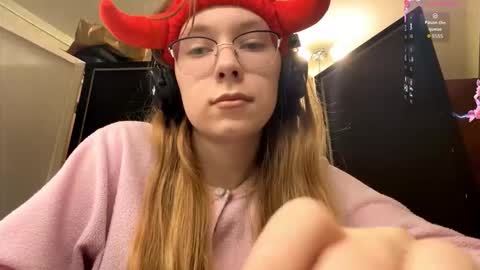 Stella online show from November 1, 3:33 pm