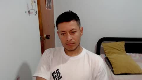Snapshot of alann_snow chatting on February 7, 11:56 am Alann online show from February 7, 11:56 am