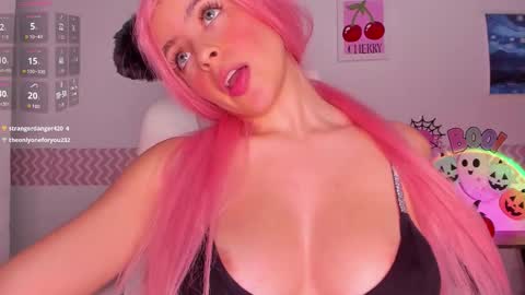 Snapshot of alanna_cherry chatting on October 11, 2:05 am Alanna online show from October 11, 2:05 am