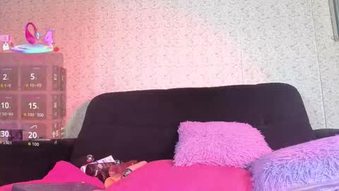 alanna_jones11_aws online show from January 14, 5:43 pm