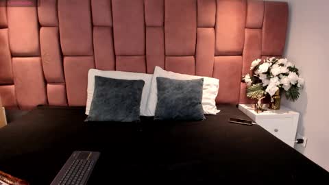 alannajonnes online show from November 21, 7:56 pm