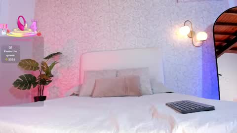 alannarouge online show from April 12, 11:36 am