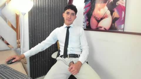 alantaylorr_ online show from April 15, 2:53 pm