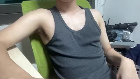 alanwu12 online show from October 25, 4:40 pm