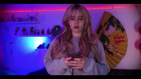 albaandthayron online show from February 25, 12:09 pm