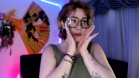 albaandthayron online show from March 6, 12:09 pm