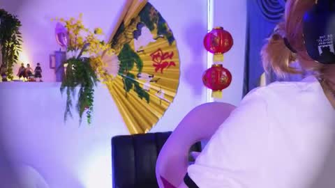 albaandthayron online show from October 10, 12:44 pm