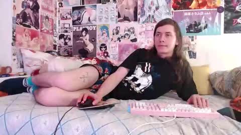 Snapshot of albertpainhate chatting on September 27, 8:17 pm Albert You can ------------ support me at  online show from September 27, 8:17 pm