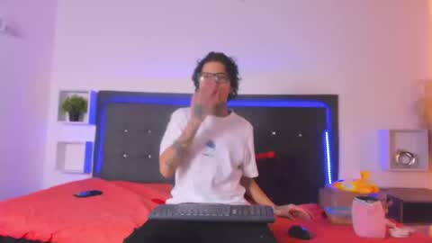 ale_cruzz online show from March 17, 2:55 pm