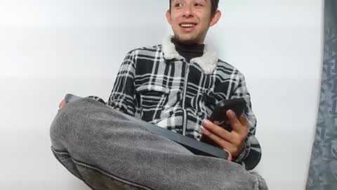 ALEC ANDREWS online show from December 5, 1:27 am