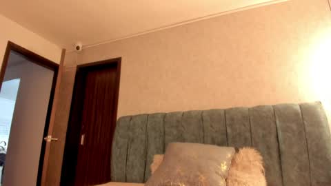 Aleera online show from March 28, 8:54 pm