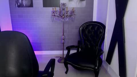 Alice in wonderland online show from March 5, 7:45 pm