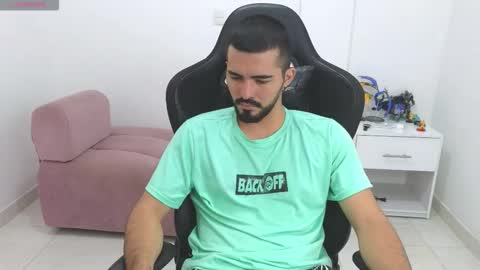 alejandroo_7 online show from February 5, 7:06 pm