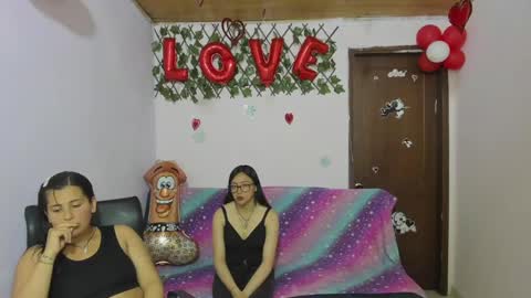 Snapshot of alejita_smithh chatting on February 24, 3:55 am zoe and Kataleya online show from February 24, 3:55 am