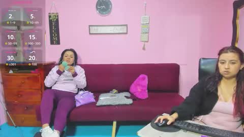 Snapshot of alejita_smithh chatting on October 16, 12:43 am zoe and Kataleya online show from October 16, 12:43 am