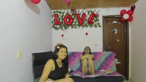 Snapshot of alejita_smithh chatting on February 24, 7:00 am zoe and Kataleya online show from February 24, 7:00 am