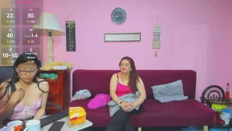 Snapshot of alejita_smithh chatting on September 10, 1:34 pm zoe and Kataleya online show from September 10, 1:34 pm