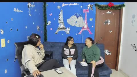 Snapshot of alejita_smithh chatting on February 10, 12:29 pm zoe and Kataleya online show from February 10, 12:29 pm