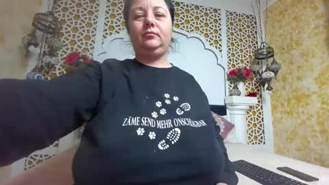 alesha_arabian_ online show from December 15, 5:14 am