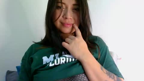 QUEEN OFF MILk  IM BACK  15 NOV online show from February 24, 11:08 pm