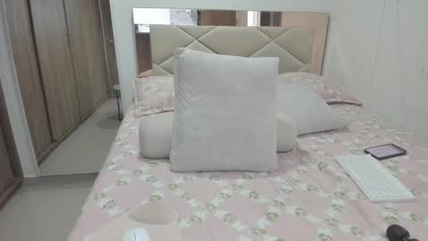 Snapshot of alessa_m71 chatting on October 8, 4:02 pm Alessa Moreno online show from October 8, 4:02 pm