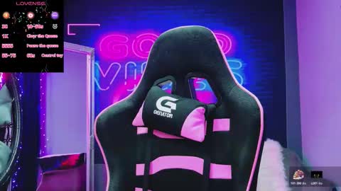 alessiacroft online show from March 17, 5:12 am