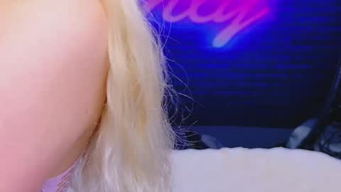 alessiacroft online show from June 1, 4:03 am
