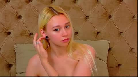 alessiacroft online show from May 17, 10:46 am