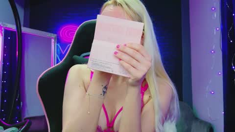 alessiacroft online show from February 25, 5:55 am