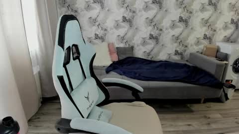 Aletta Oushen online show from April 19, 10:16 am