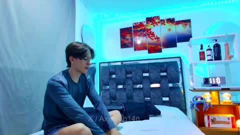 sneider online show from April 21, 3:46 am