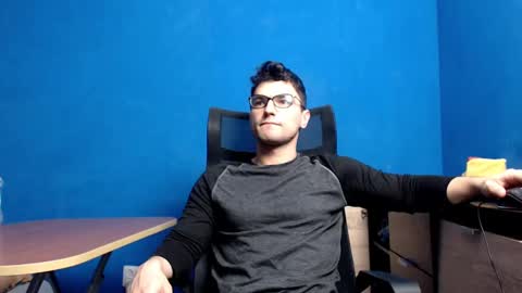 Alex online show from December 2, 7:19 am