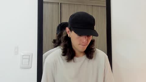 alex_connorr online show from February 3, 5:14 pm