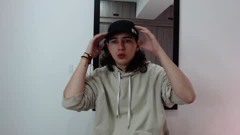 alex_connorr online show from February 8, 3:00 pm