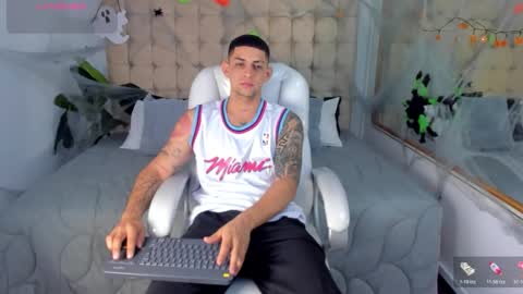 alex online show from October 29, 11:45 am