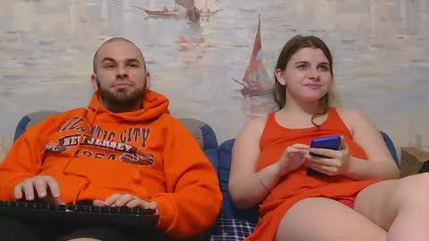 Alex and Sarah online show from April 5, 10:07 pm