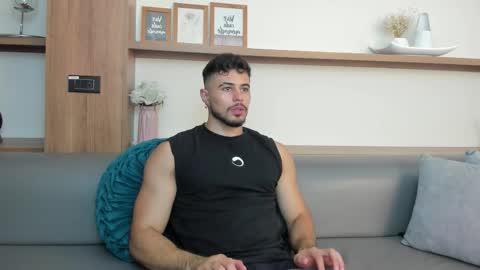 alex_wolf05 online show from February 16, 5:11 pm