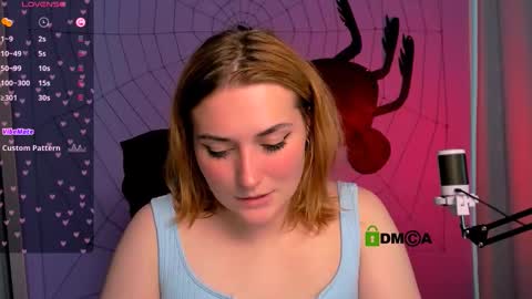 Snapshot of alexa_night_ chatting on October 22, 10:07 am alexa_night_ online show from October 22, 10:07 am