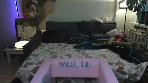 alexa_pirs online show from May 4, 4:35 pm