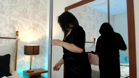 Alexaa sanz online show from May 15, 6:59 pm