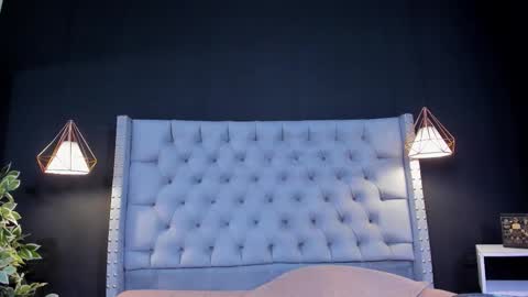 Snapshot of alexamora__ chatting on September 10, 11:33 am C A M I L A online show from September 10, 11:33 am